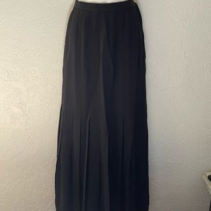 Chanel Black Pleated Fully Lined Skirt Sz 2